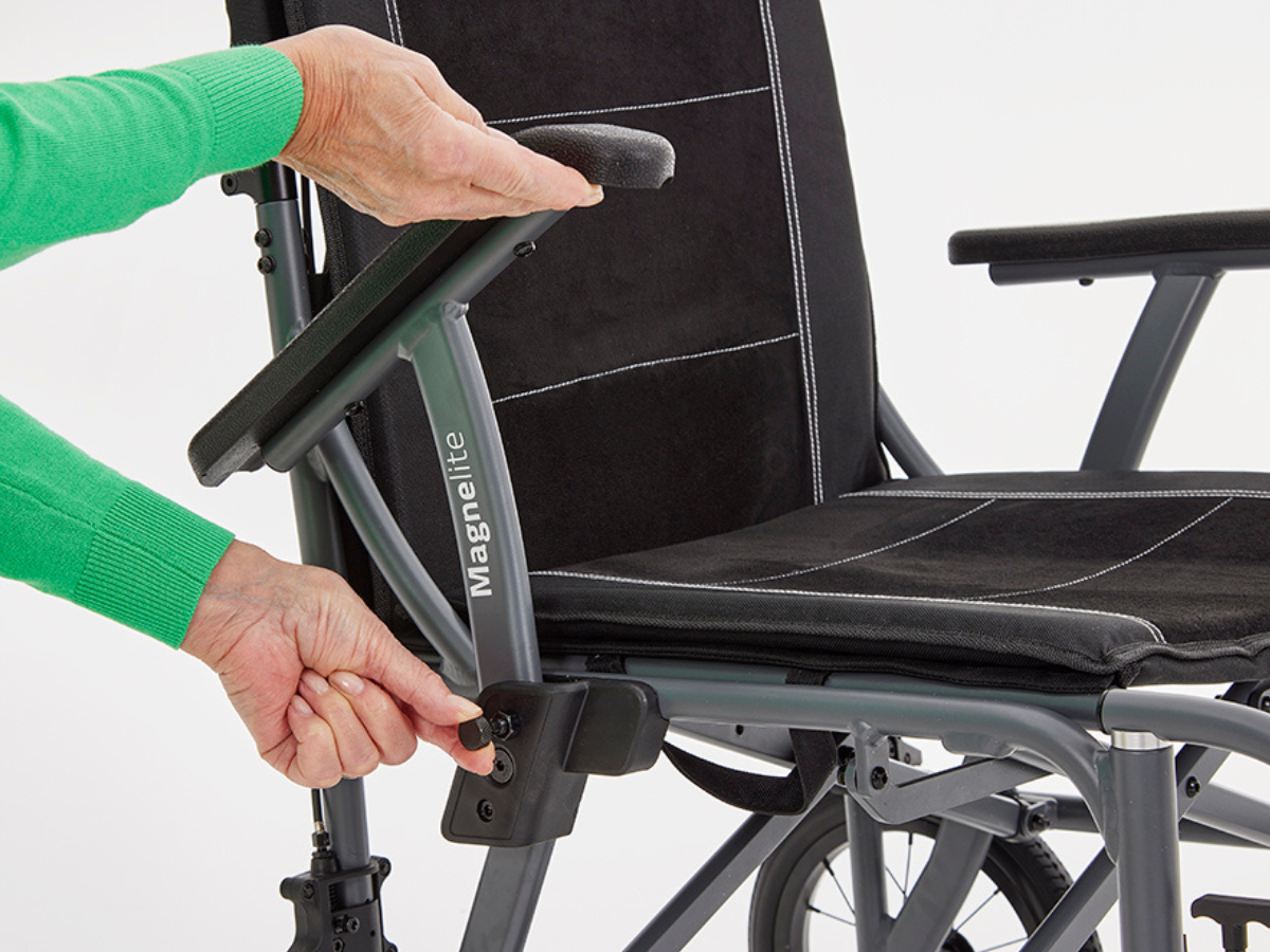Magnelite Self Propel/Transit Wheelchair